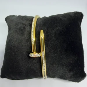 Luxe Nail Crystal Cuff